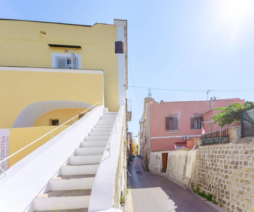Palazzo Attila - Gioia Apartments Procida Eksteriør billede