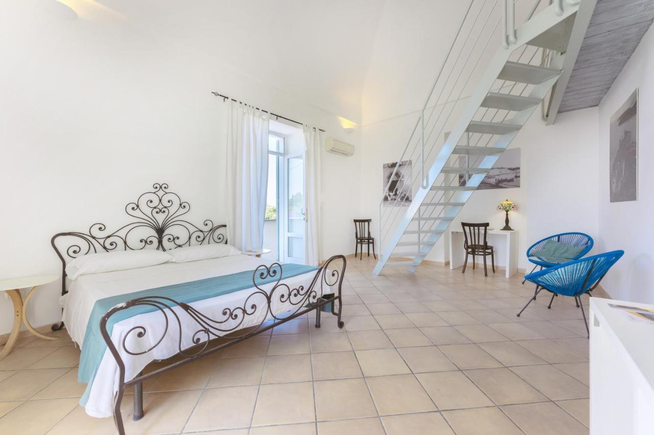 Palazzo Attila - Gioia Apartments Procida Eksteriør billede